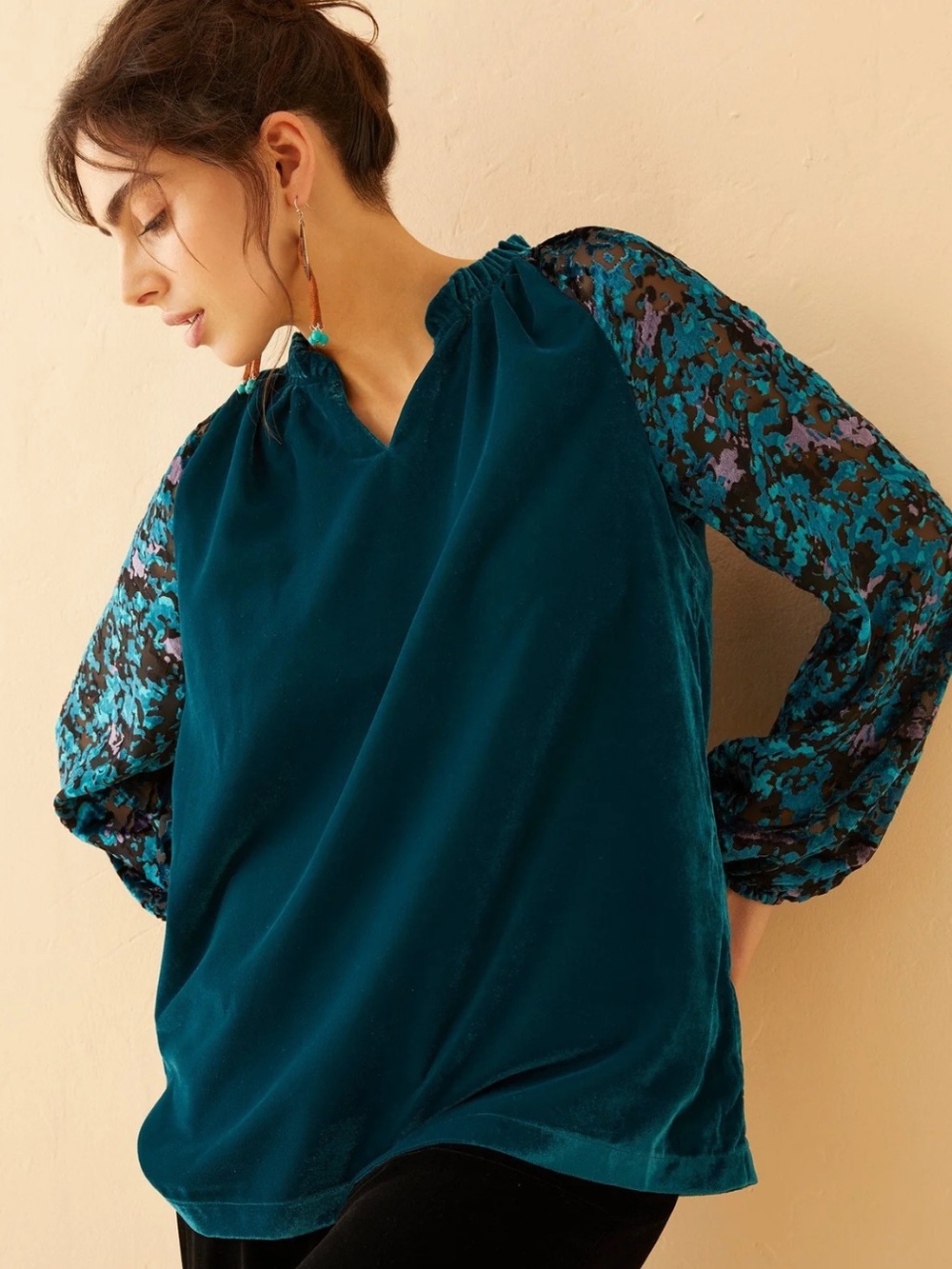 BOHERA Women’s Size L Teal Zandra Velvet V-Neck‎ Long Balloon Sleeve Top Blouse